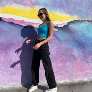 Meet your Posher, Chloe